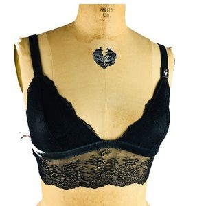 NWT Victoria’s Secret Black Lace Bralette XS